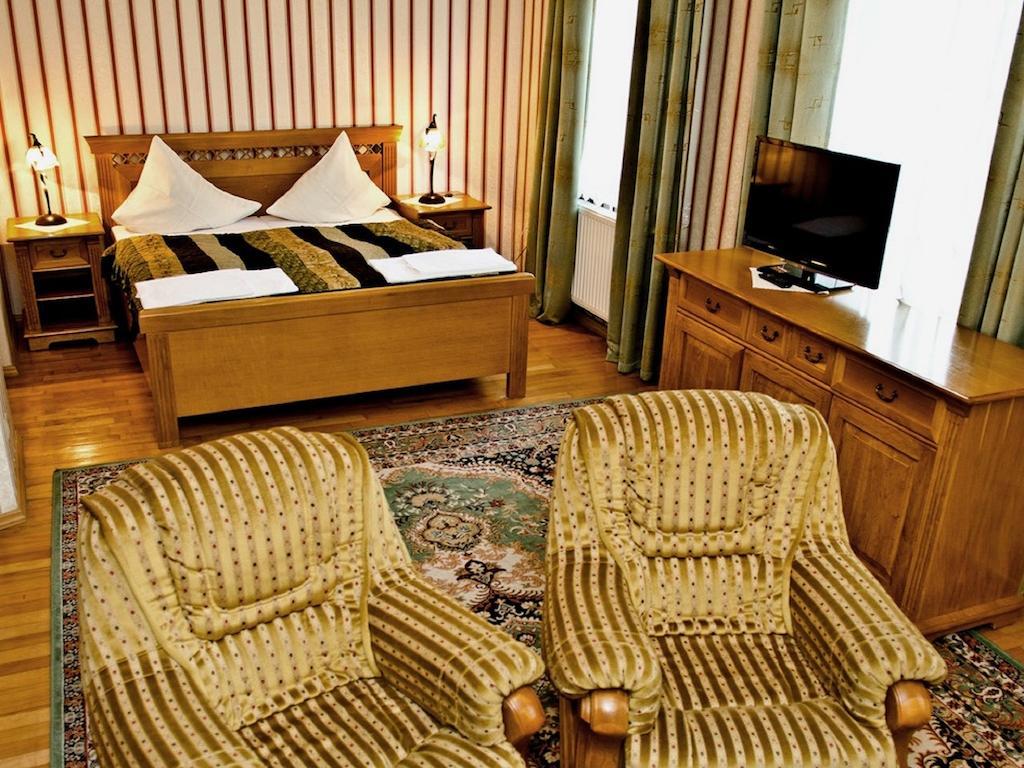 Hotel Jankow Żary Exteriör bild
