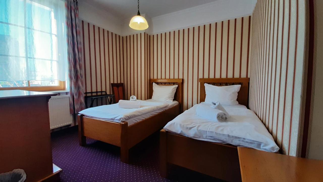 Hotel Jankow Żary Exteriör bild
