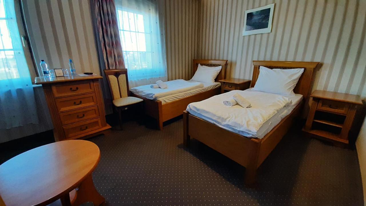 Hotel Jankow Żary Exteriör bild